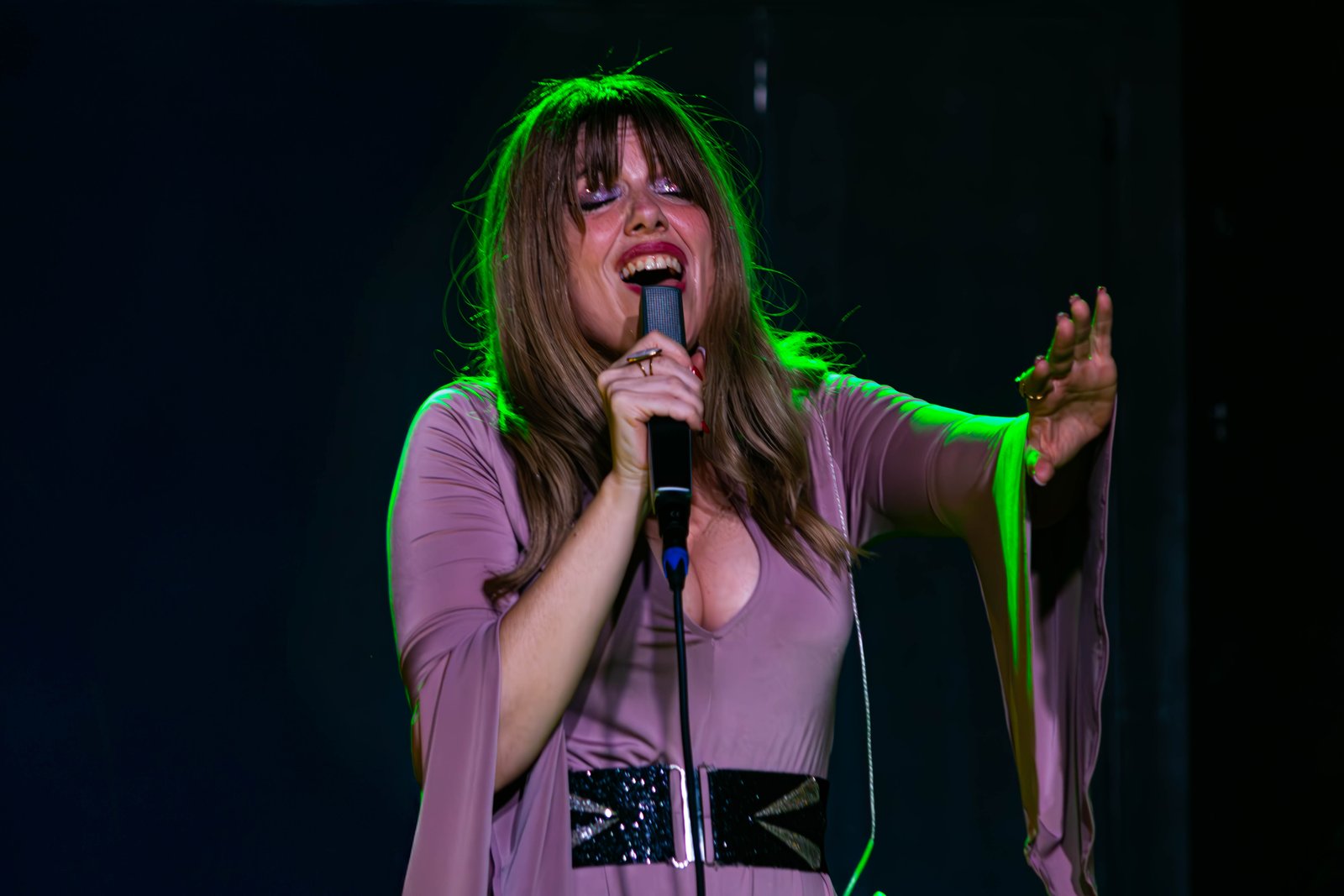 Eva Ryjlen en directo - presentación Venus en llamas en Guadalajara - Alviru Fotografía