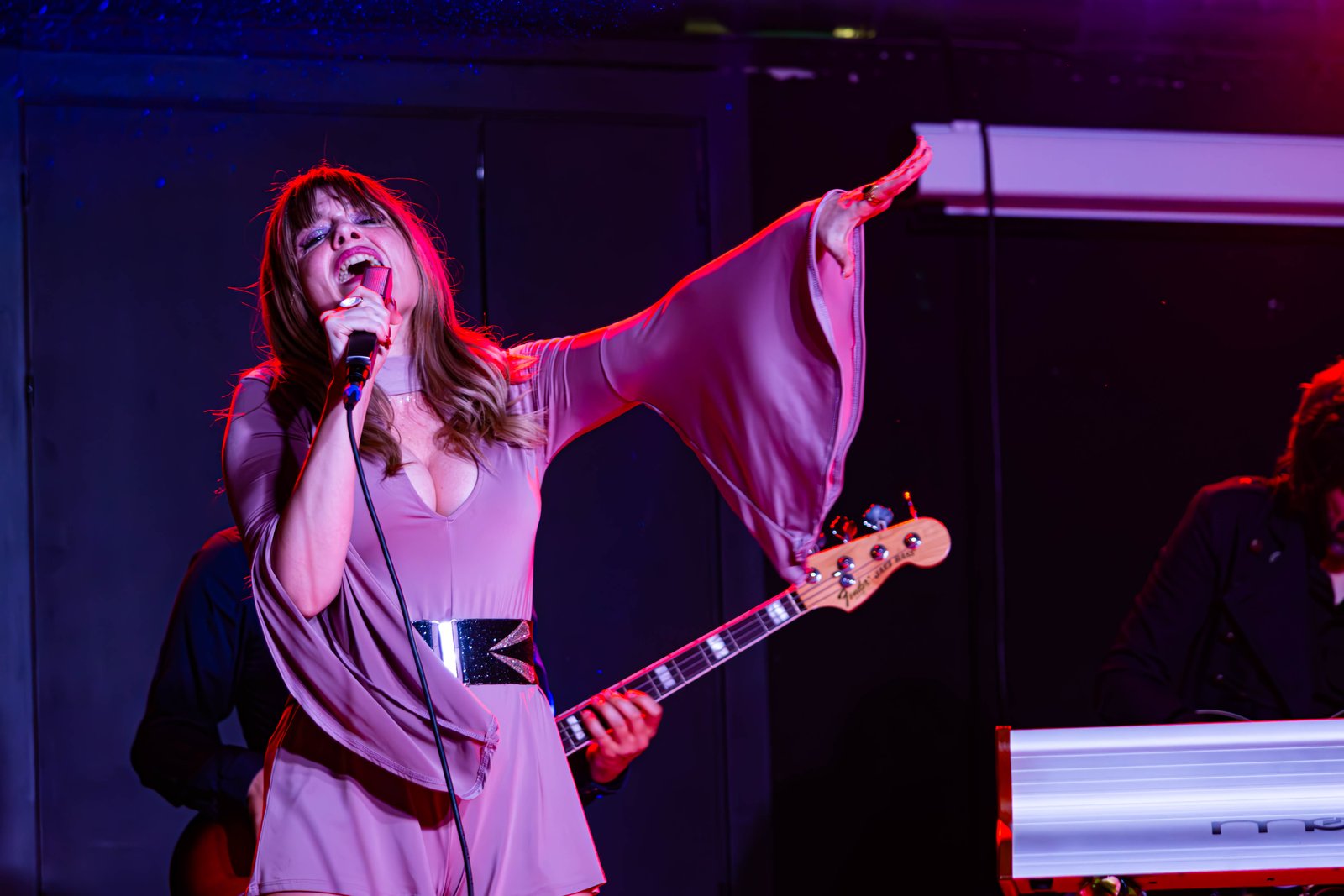 Eva Ryjlen en concierto en el Tyce de Guadalajara - presentación Venus en llamas - Alviru Fotografía