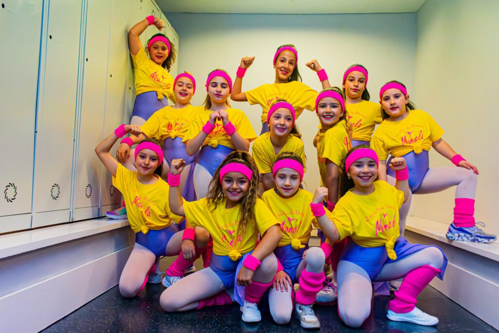 Bailando a la vida - bailarines en plena actuación - certamen de danza Guadalajara