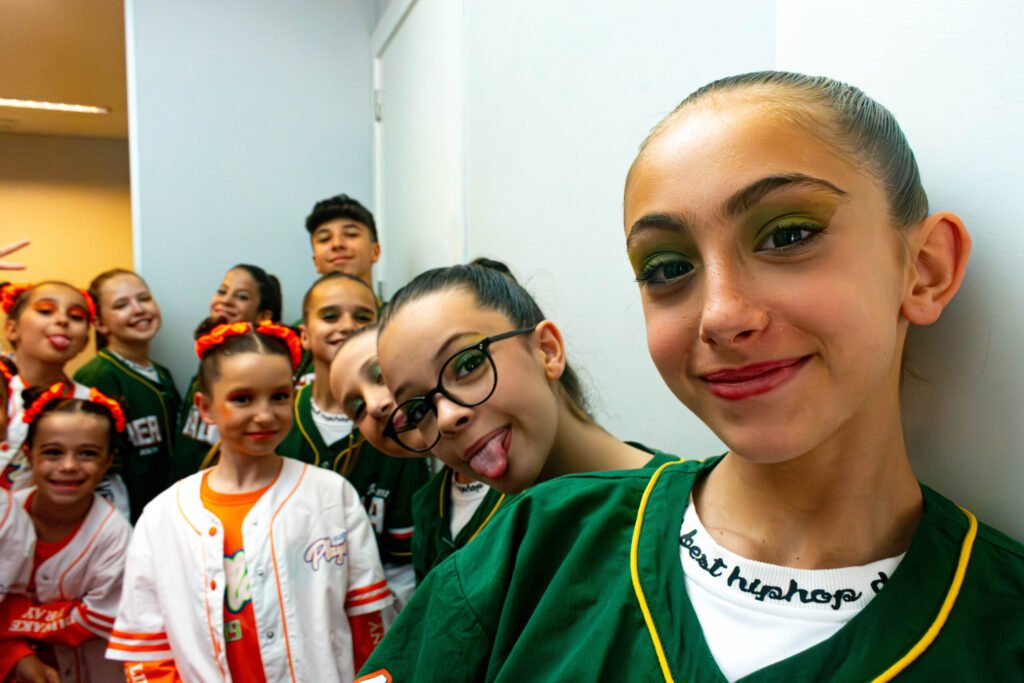 Bailando a la vida - bailarinas en movimiento durante el certamen - Guadalajara