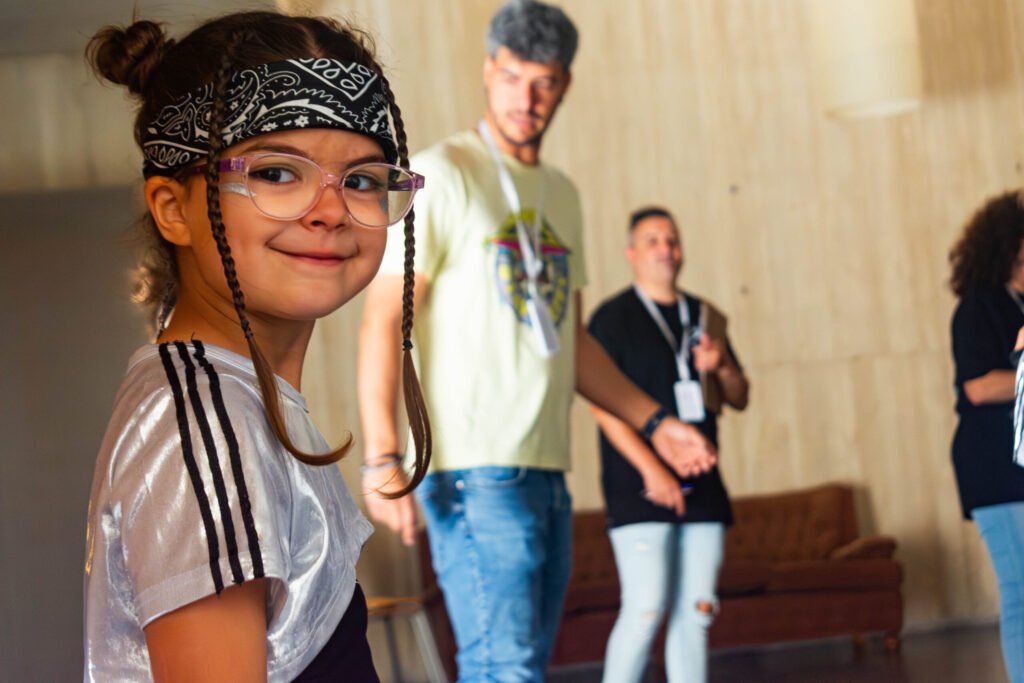 Bailando a la vida - danza urbana en el escenario - fotografía de espectáculos en Guadalajara