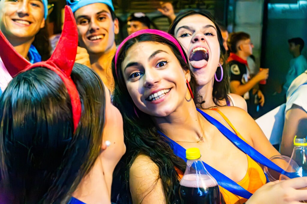 Fiestas de Guadalajara 2026 - público en la calle - Alviru