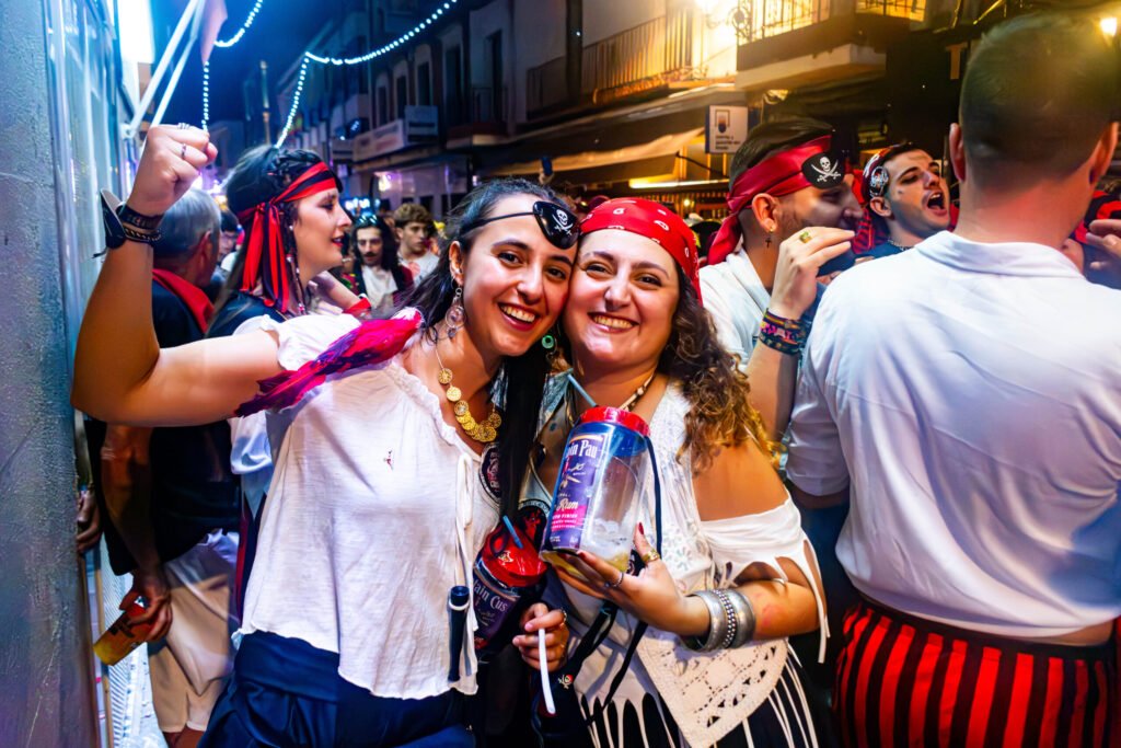 Fiestas de Guadalajara 2026 - celebración en la calle - Alviru