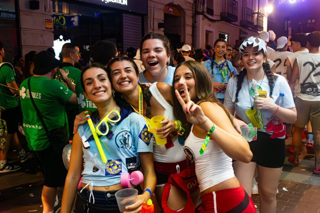 Fiestas de Guadalajara 2026 - celebración en la plaza - Alviru Fotografía