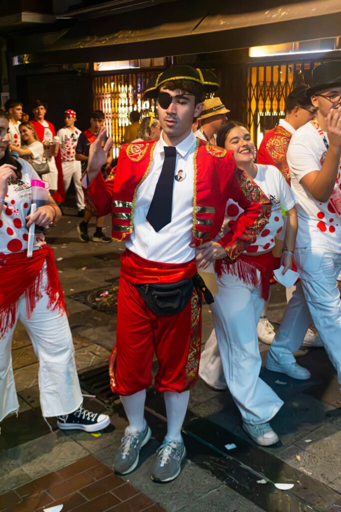Fiestas de Guadalajara 2026 - figura vertical en la celebración - Alviru