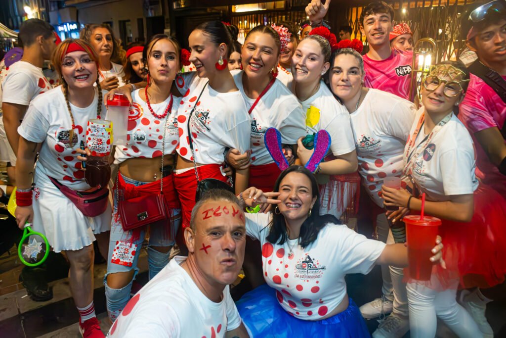 Fiestas de Guadalajara 2026 - celebración en la calle - Alviru