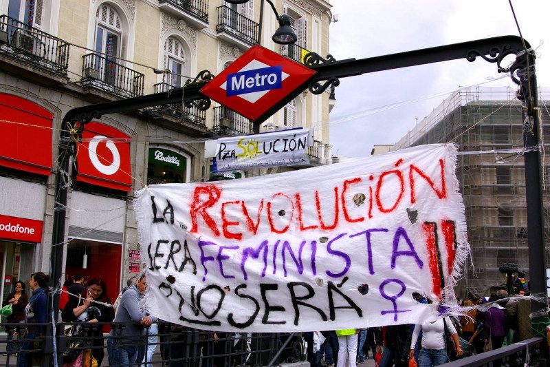 Pancarta feminista en la acampada de Sol (Madrid) durante el 15M